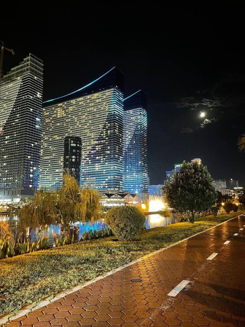 Orbi City Luxury Towers Aparthotel Batumi Ngoại thất bức ảnh